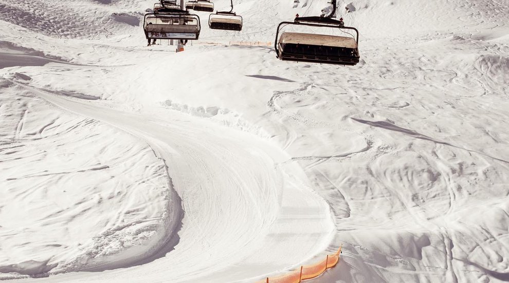 Zillertal Funline Hochfügen Steilkurven Skifahrer Pistenplan