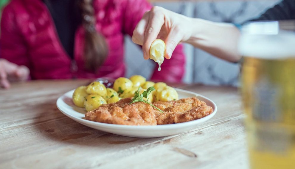 Holzalm Hochfügen Skihütte Gastronomie Zillertal Kulinarik 