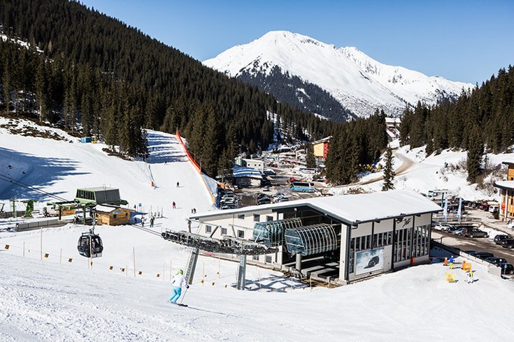 Liftanlagen 8er Jet Skigebiet Hochfügen Zillertal Urlaub Skitticket Skipass