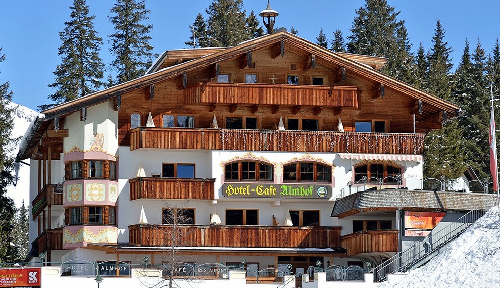 Hochfügen Hotel Almhof Winter Skiurlaub Hotelaufenthalt Zimmer  