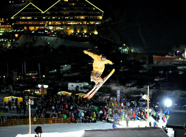 Skitricks Stunts Skipiste Skifahrer Hochfügen Nacht