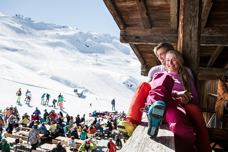 Hochfügen Winterurlaub Skifahren Sonnenterrasse Apres-Ski  