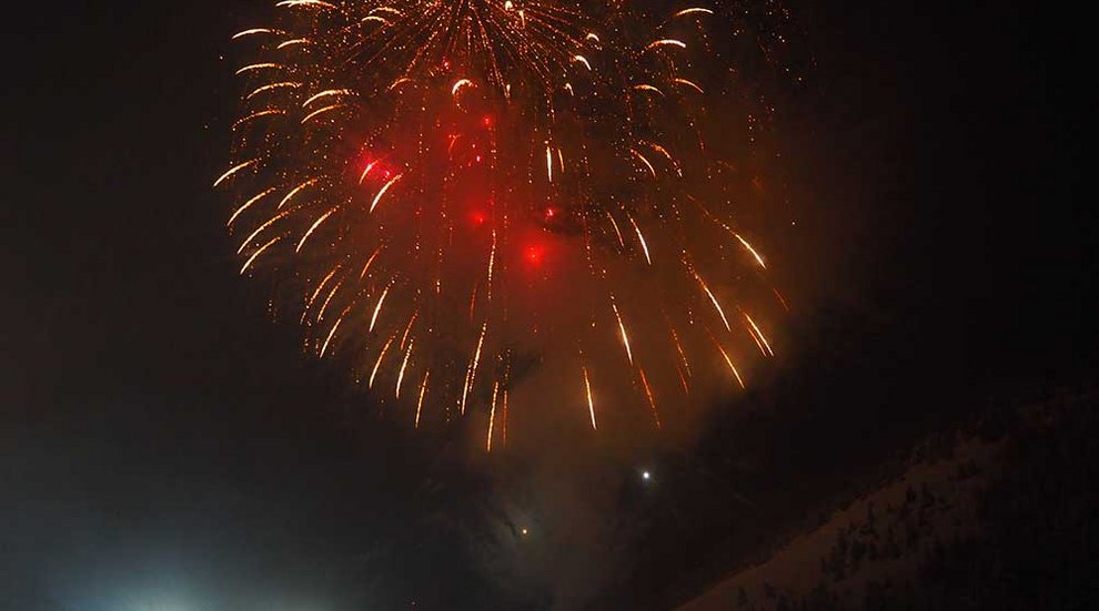 Feuerwerk Hochfügen Nacht Rakete Winter