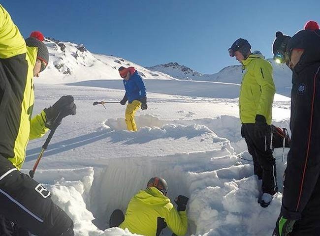 Ausbildung Skiguide Bergführer Tiefschnee Freeride Zillertal