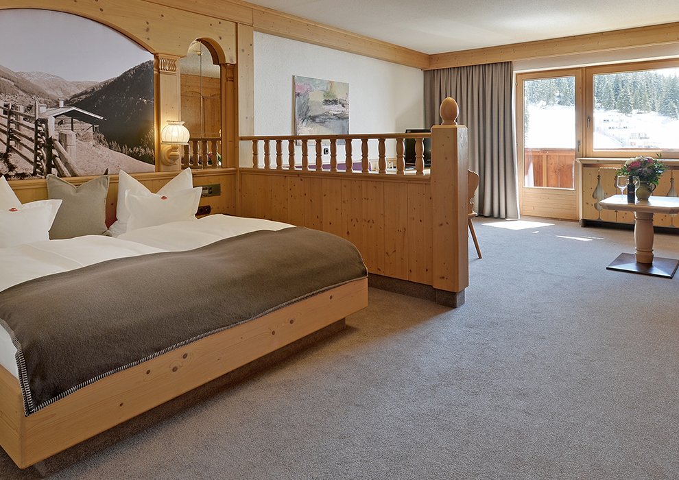 Hochfügen Hotelzimmer Skiregion Zillertal Schneeurlaub Schnee Gemütlichkeit Zweisamkeit    
