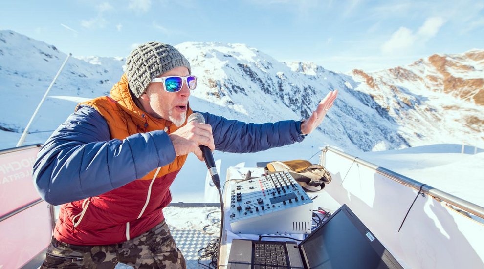 Snowlicious DJ Pistenparty Hochfügen Skipiste Foodtruck