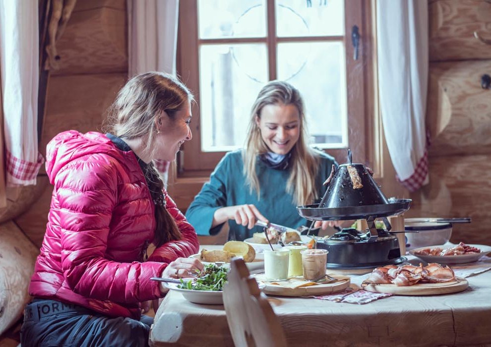 Hochfügen AarWirt Hutessen Zillertal Kulinarik Blockhütte   