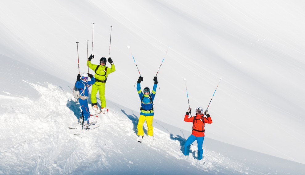 Freeriding Skigebiet Hochfügen Schnee Winterurlaub Skifahren Zillertal Skifriends