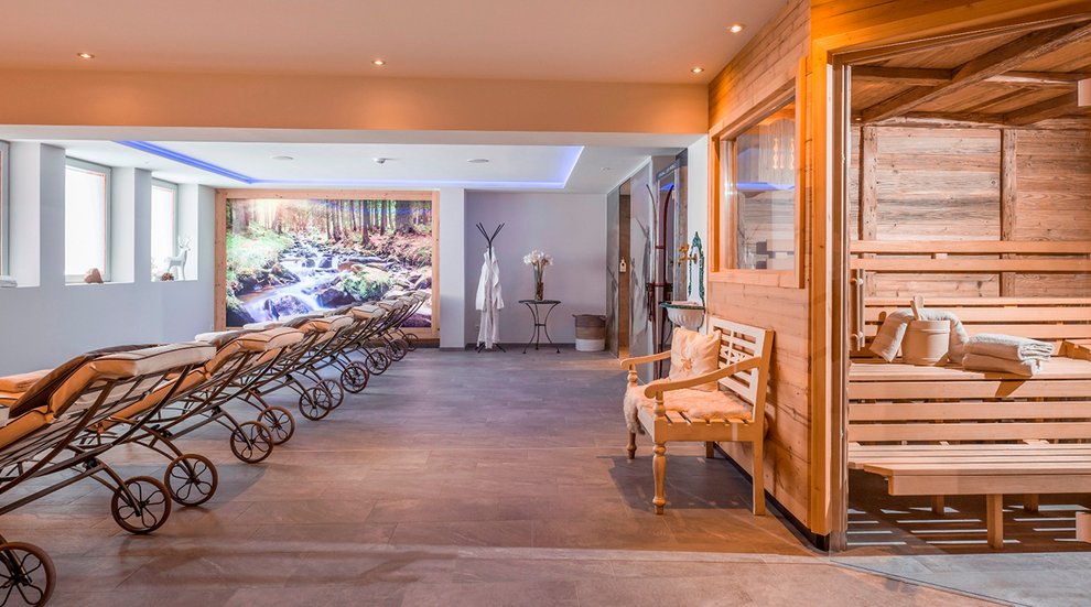 Berghotel Hochfügen Wellness Skifahren Entspannen Sauna Zillertal 