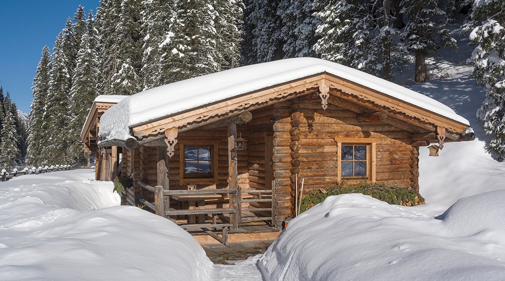 Hotel Almhof Hochfügen Skiregion Zillertal Tiefschnee Skiurlaub    